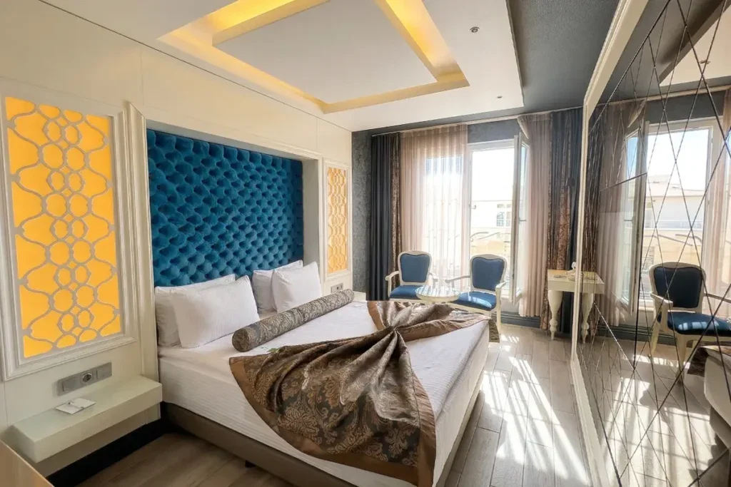 Lux Room